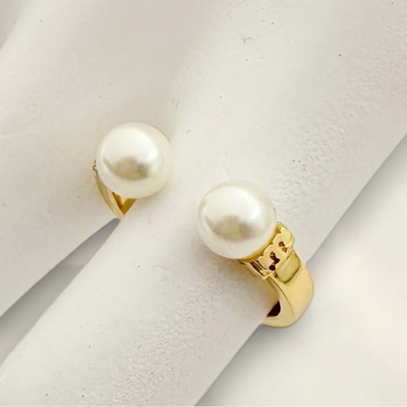 Tory Burch Gold-Tone Pearl Open Ring - Picture 5 of 5